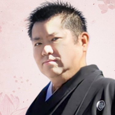 龍幸（リュウコウ）先生